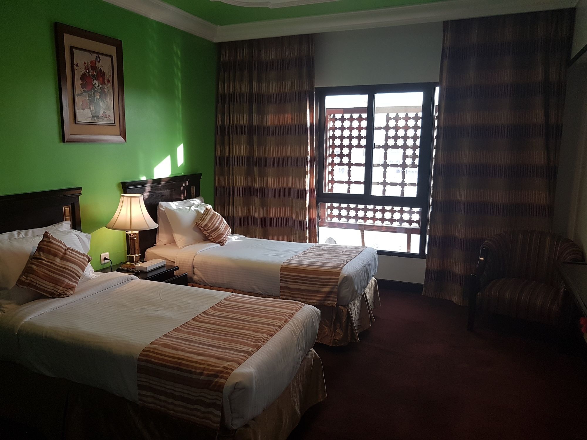 فندق أجنحة طيبة المدينة المدينة المنورة المظهر الخارجي الصورة A room at the hotel