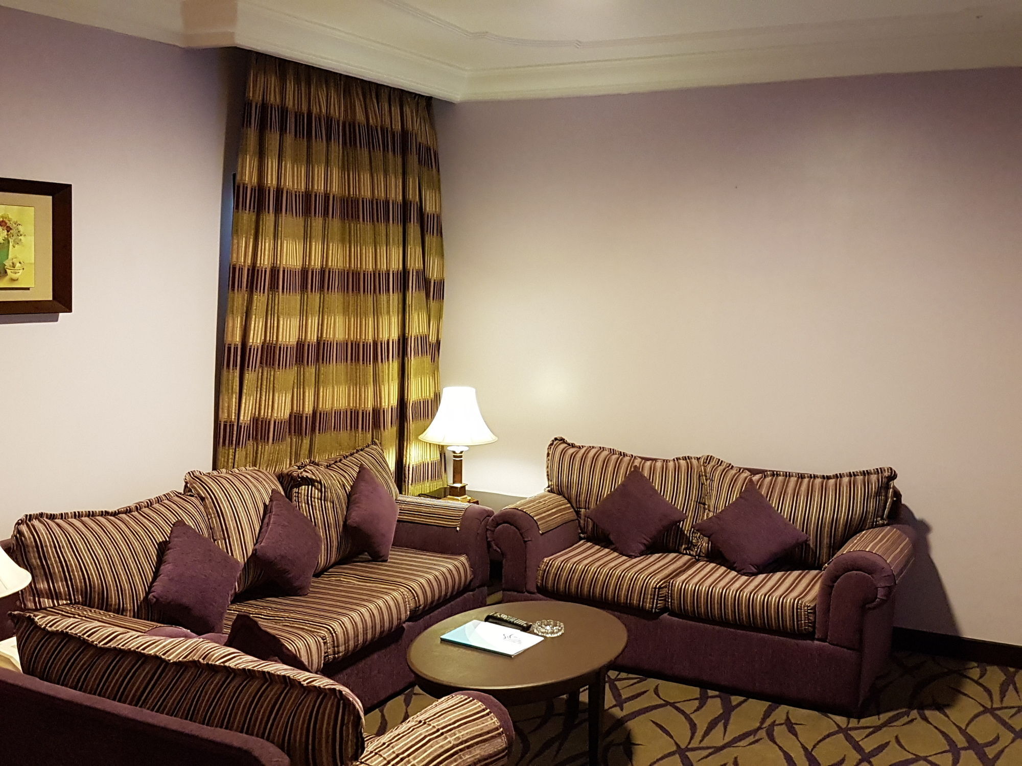 فندق أجنحة طيبة المدينة المدينة المنورة المظهر الخارجي الصورة A living room
