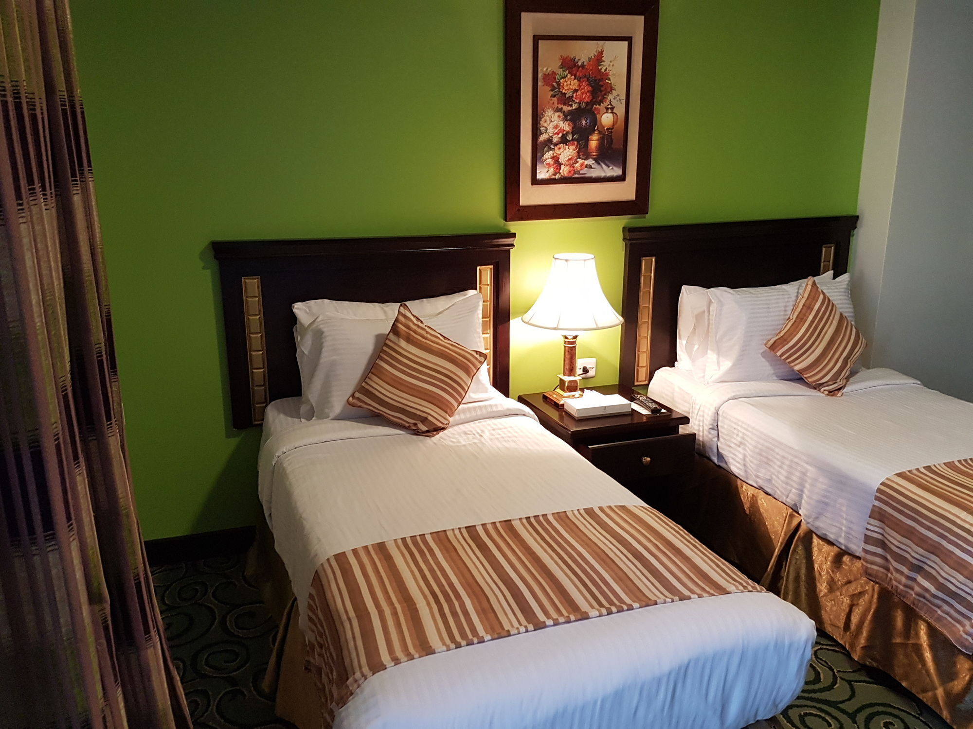 فندق أجنحة طيبة المدينة المدينة المنورة المظهر الخارجي الصورة A room at the hotel