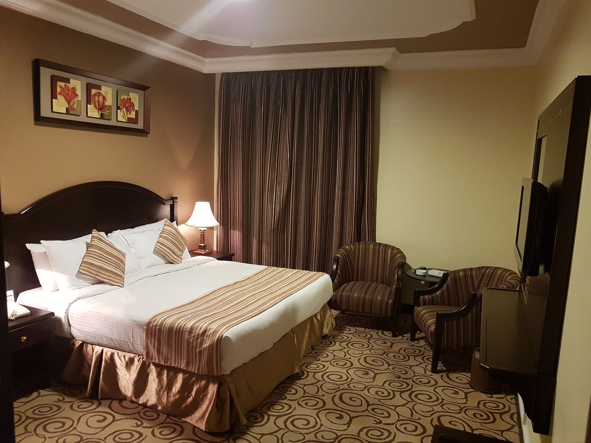فندق أجنحة طيبة المدينة المدينة المنورة المظهر الخارجي الصورة A room at the hotel